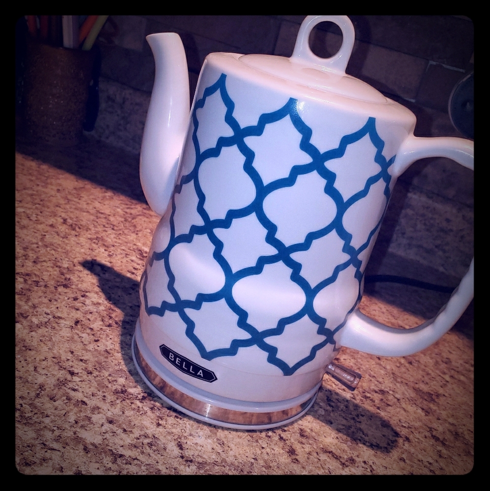 Electric tea kettle